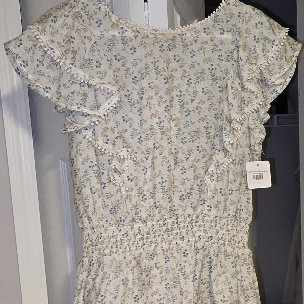 Floral Ruffle Shirt - Picture 2 of 4